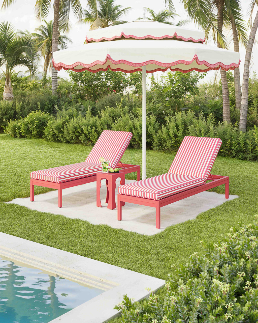 oomph Outdoor Chaise