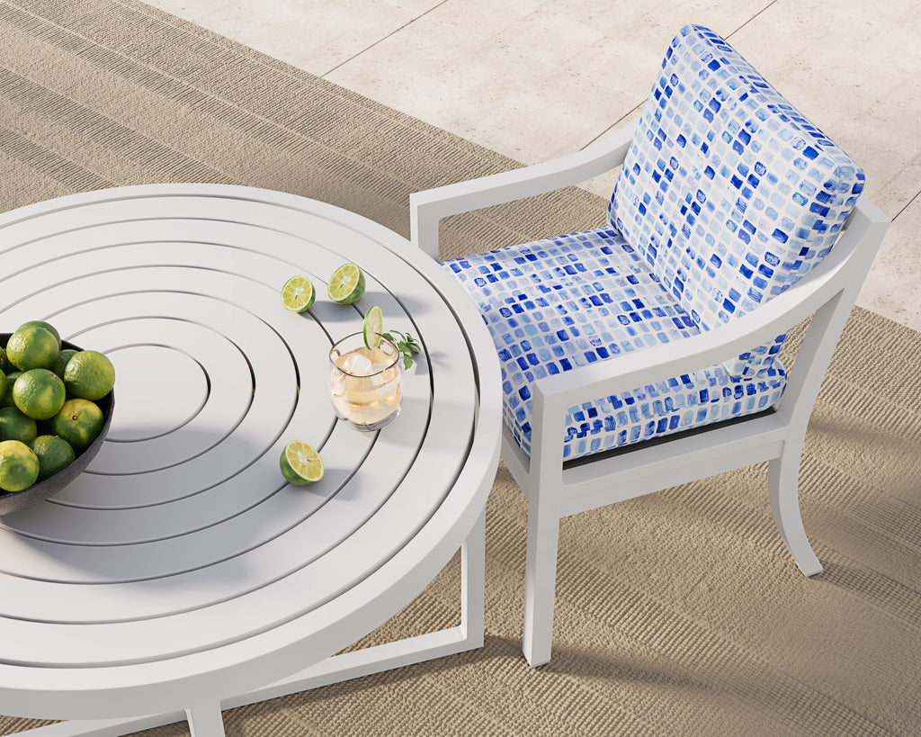 oomph Outdoor Round Dining Table